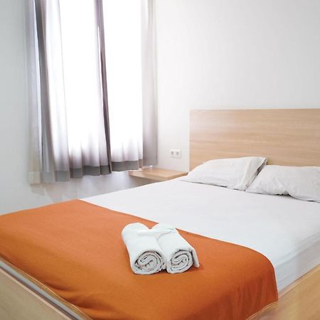 Urooms Tanah Abang Jakarta Buitenkant foto