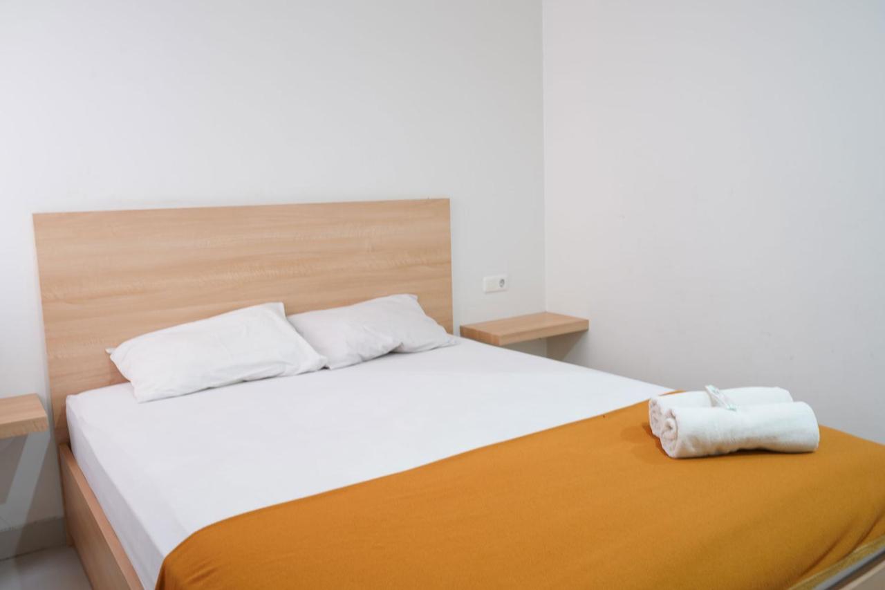 Urooms Tanah Abang Jakarta Buitenkant foto