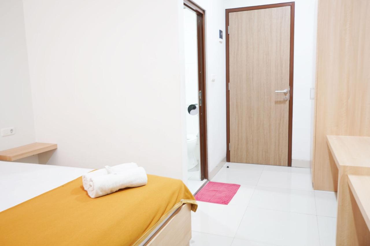 Urooms Tanah Abang Jakarta Buitenkant foto